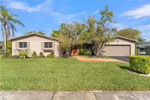 10020 SW 102nd Ave Rd, Miami, FL 33176 - Photo 1