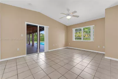 10020 SW 102nd Ave Rd, Miami, FL 33176 - Photo 12