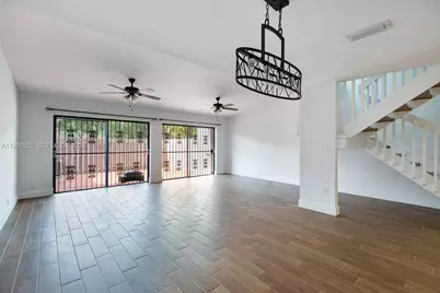 10520 SW 75th Ln, Miami, FL 33173 - Photo 4