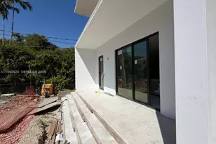 2800 SW 38th Ct, Miami, FL 33134 - Photo 18