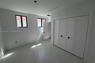 2800 SW 38th Ct, Miami, FL 33134 - Photo 6