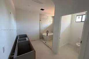 2800 SW 38th Ct, Miami, FL 33134 - Photo 8