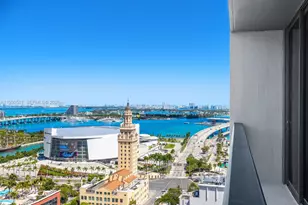 121 NE 5th St, Miami, FL 33132 - Photo 34