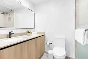 121 NE 5th St, Miami, FL 33132 - Photo 14