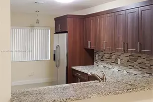 453 Lakeview Dr, Weston, FL 33326 - Photo 8