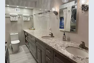 6039 Collins Ave #1431, Miami Beach, FL 33140 - Photo 12