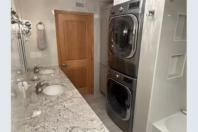 6039 Collins Ave #1431, Miami Beach, FL 33140 - Photo 10