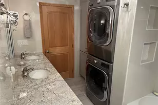 6039 Collins Ave, Miami Beach, FL 33140 - Photo 10