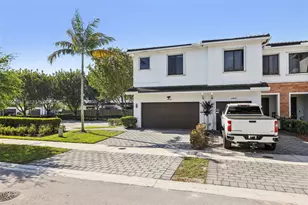 10828 SW 235th St, Miami, FL 33032 - Photo 2