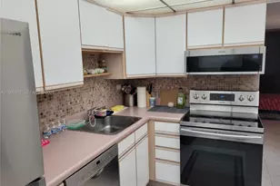 251 174th St, Sunny Isles Beach, FL 33160 - Photo 2