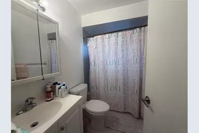 119/121 NW 17th Pl, Miami, FL 33125 - Photo 30