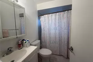 119-121 NW 17th Pl, Miami, FL 33125 - Photo 30