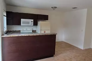 16131 NE 19th Pl, North Miami Beach, FL 33162 - Photo 2