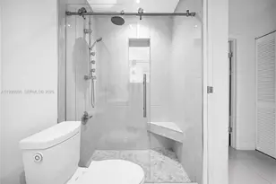 240 W 68th St, Hialeah, FL 33014 - Photo 16