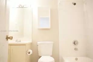 331 NW 82nd Ave, Miami, FL 33126 - Photo 14