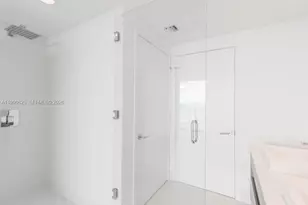 460 NE 28th St, Miami, FL 33137 - Photo 10