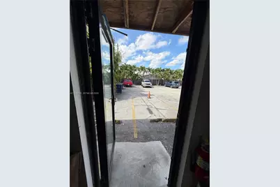 1352 E 4th Ave, Hialeah, FL 33010 - Photo 10