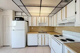 7300 Wayne Ave, Miami Beach, FL 33141 - Photo 12