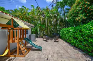 1714 Costado St, Coral Gables, FL 33134 - Photo 38