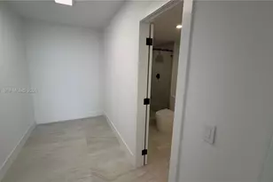 1800 NE 114th St, Miami, FL 33181 - Photo 24