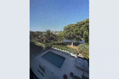 4100 Crystal Lake Dr #407, Deerfield Beach, FL 33064 - Photo 8