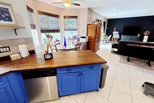 1040 NW 185th Ave, Pembroke Pines, FL 33029 - Photo 28