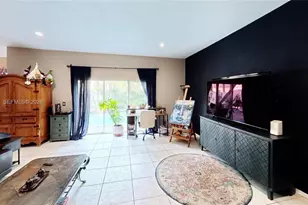 1040 NW 185th Ave, Pembroke Pines, FL 33029 - Photo 24