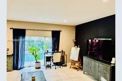 1040 NW 185th Ave, Pembroke Pines, FL 33029 - Photo 16
