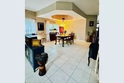 1040 NW 185th Ave, Pembroke Pines, FL 33029 - Photo 4