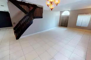 1040 NW 185th Ave, Pembroke Pines, FL 33029 - Photo 14