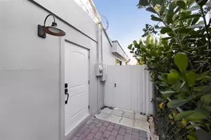 3640 SW 13th St, Miami, FL 33145 - Photo 10