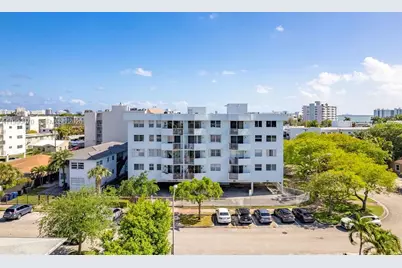1990 Marseille Dr #402, Miami Beach, FL 33141 - Photo 2