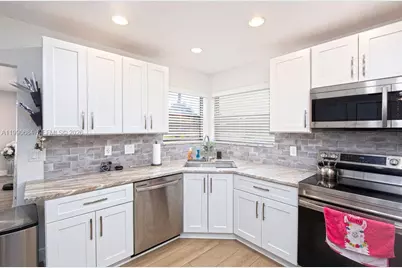 2360 NW 12th St, Delray Beach, FL 33445 - Photo 12