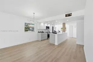 800 SW 125th Way, Pembroke Pines, FL 33027 - Photo 10