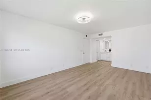 800 SW 125th Way, Pembroke Pines, FL 33027 - Photo 18