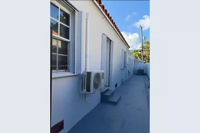 1765 SW 21st St #1, Miami, FL 33145 - Photo 4