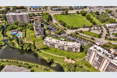 3535 Broken Woods Dr #302, Coral Springs, FL 33065 - Photo 4