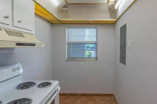 9325 Lagoon Pl, Davie, FL 33324 - Photo 4