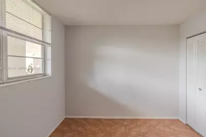 9325 Lagoon Pl #105, Davie, FL 33324 - Photo 8