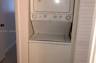 215 Lake Pointe Dr, Oakland Park, FL 33309 - Photo 10