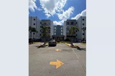 1820 W 53rd St #201, Hialeah, FL 33012 - Photo 2