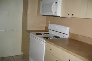 15328 SW 72nd St, Miami, FL 33193 - Photo 2