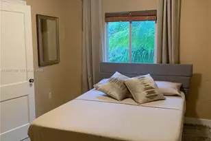 329 W 28th St, Miami Beach, FL 33140 - Photo 12