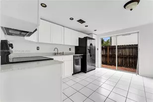 321 SW 1st Ct, Pompano Beach, FL 33060 - Photo 6