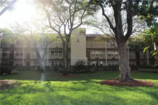 200 SW 132nd Way, Pembroke Pines, FL 33027 - Photo 2