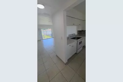 2800 NE 203rd St #17, Aventura, FL 33180 - Photo 4