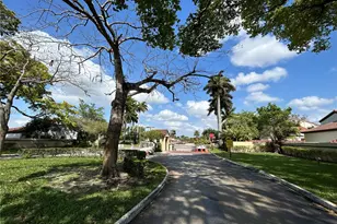 8910 SW 4th Ln, Miami, FL 33174 - Photo 52