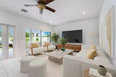 69 S Royal Poinciana Boulevard, Miami Springs, FL 33166 - Photo 4