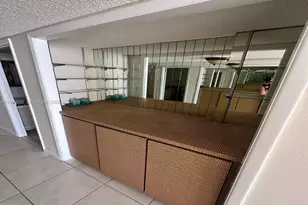 6039 Collins Ave, Miami Beach, FL 33140 - Photo 10