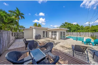 1460 NE 30th Ct, Pompano Beach, FL 33064 - Photo 2